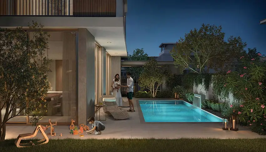 Private garden: Backyard with plunge pool